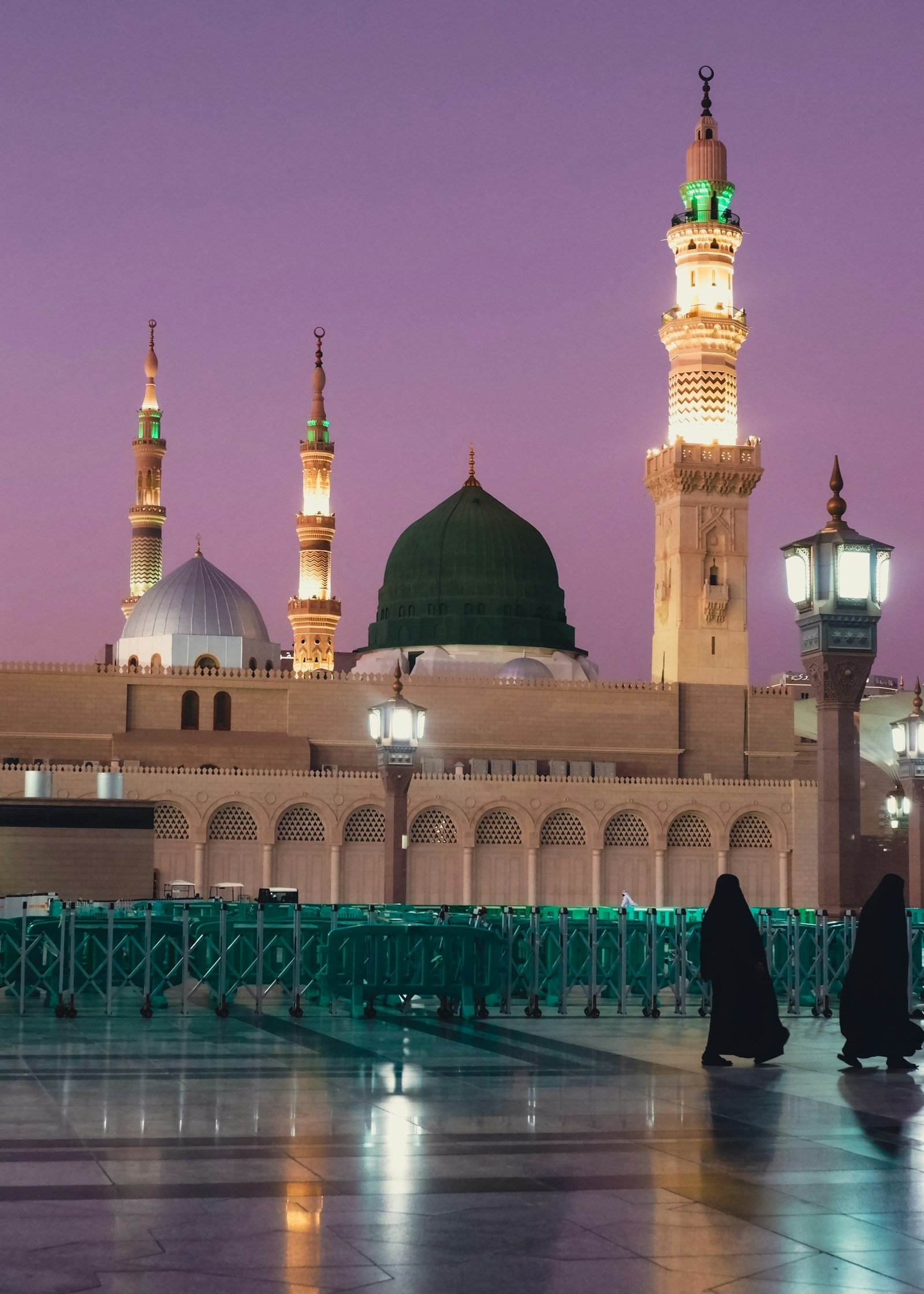 المسجد النبوي وقت الغروب