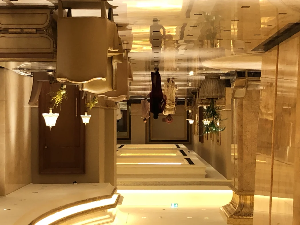 جانب من التصميم الداخلي لفندق قصر الإمارات بأبوظبي